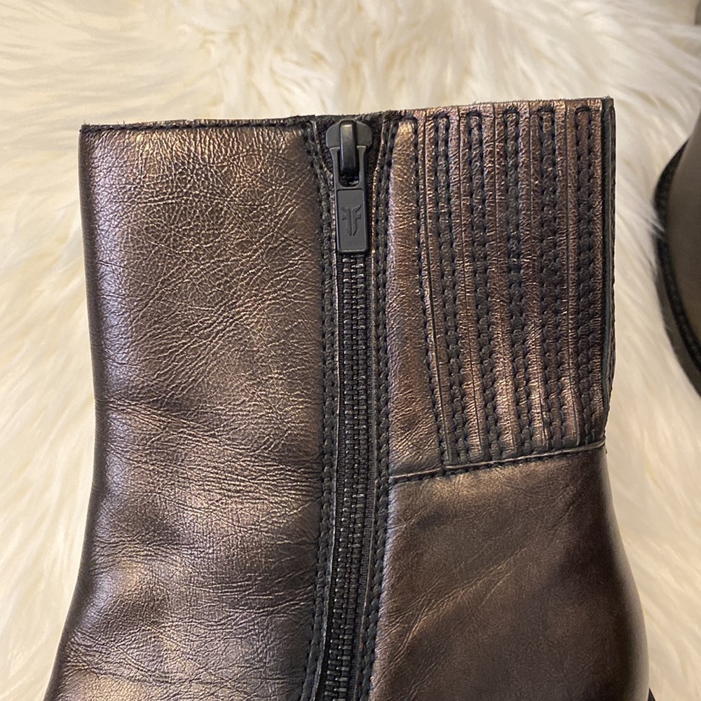Frye Chelsea boots - Picture 7 of 11